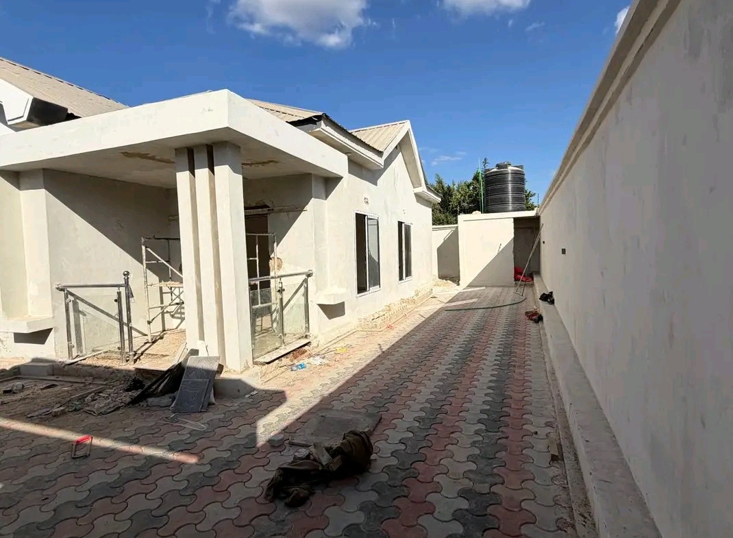 MAISON NEUVE À VENDRE VILLE DE LUBUMBASHI