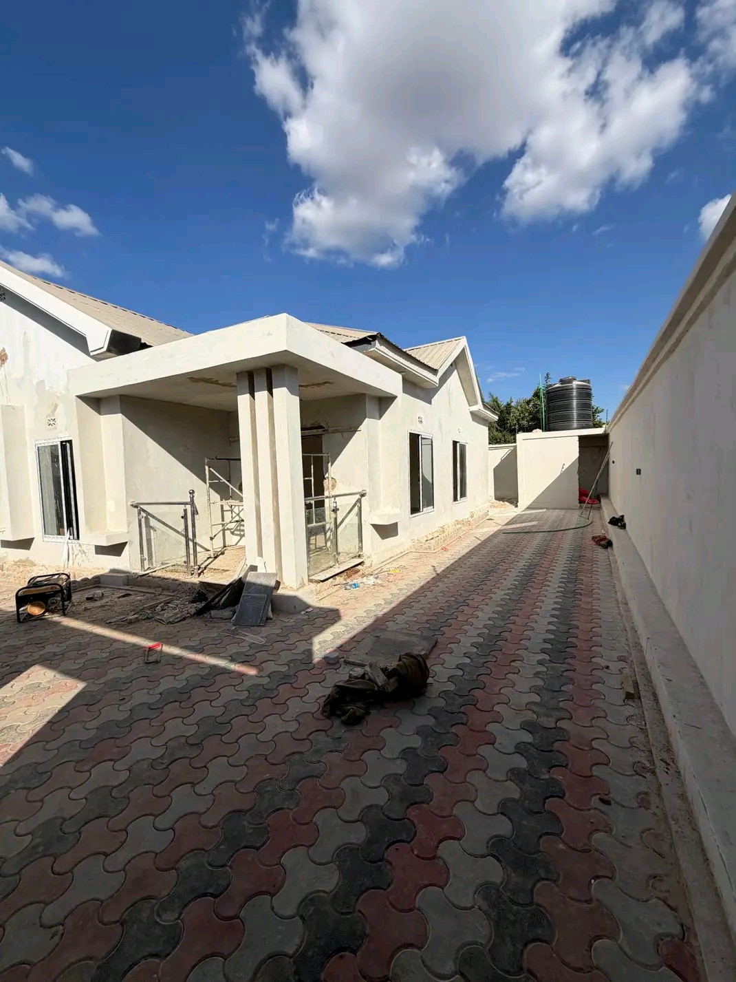 MAISON NEUVE À VENDRE VILLE DE LUBUMBASHI