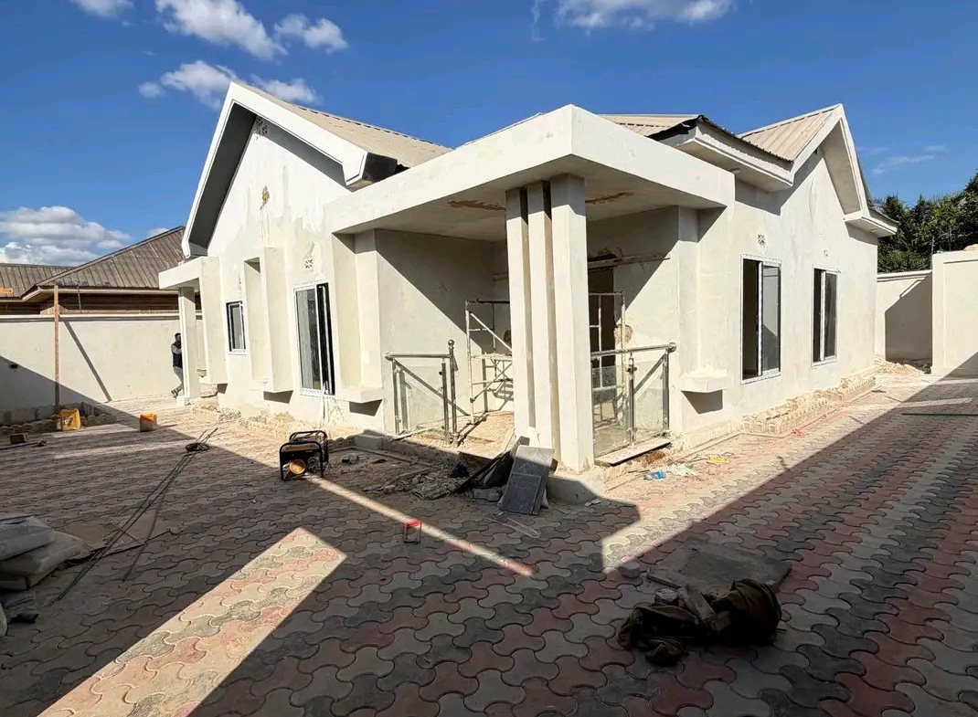 MAISON NEUVE À VENDRE VILLE DE LUBUMBASHI