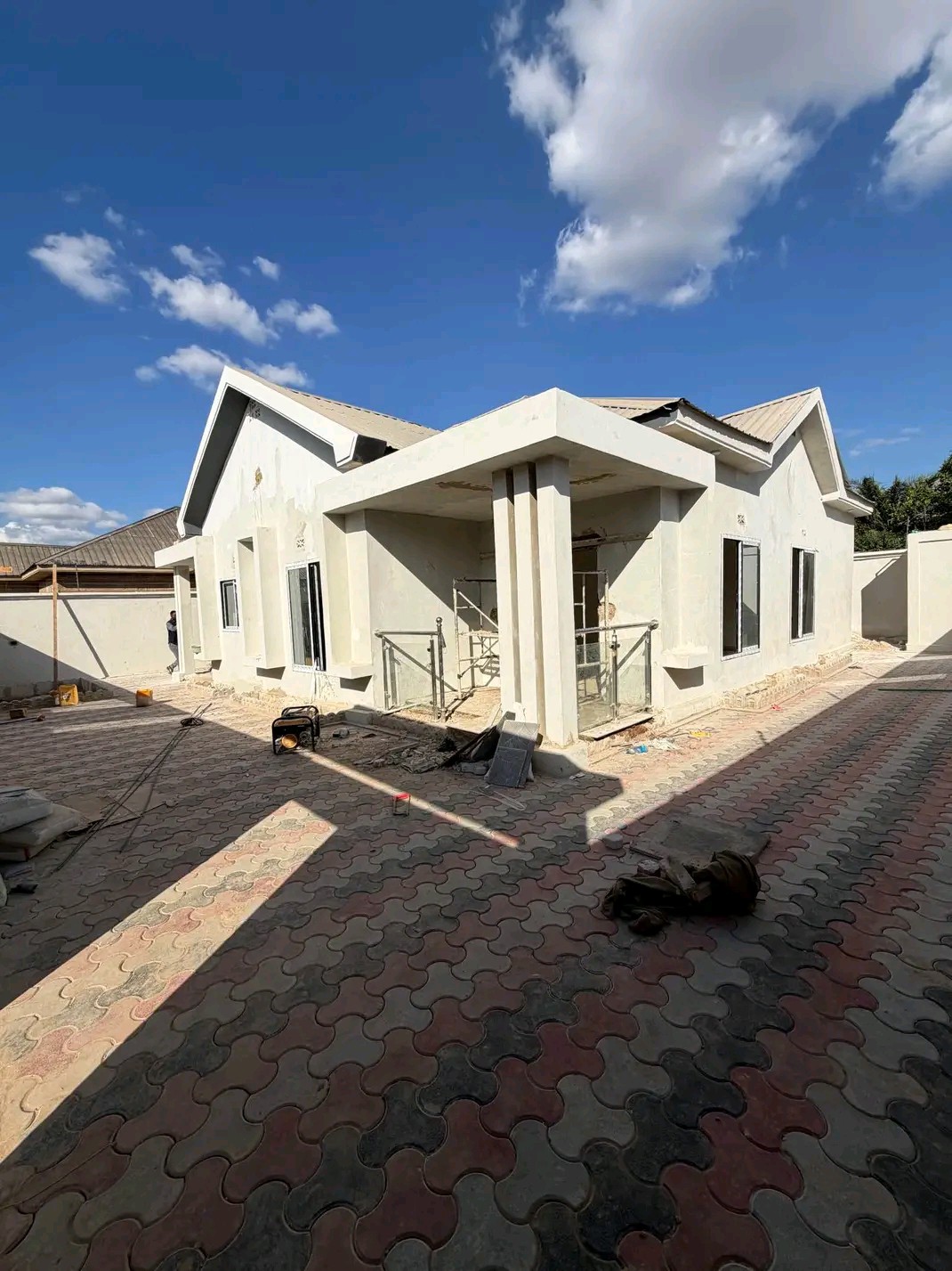 MAISON NEUVE À VENDRE VILLE DE LUBUMBASHI