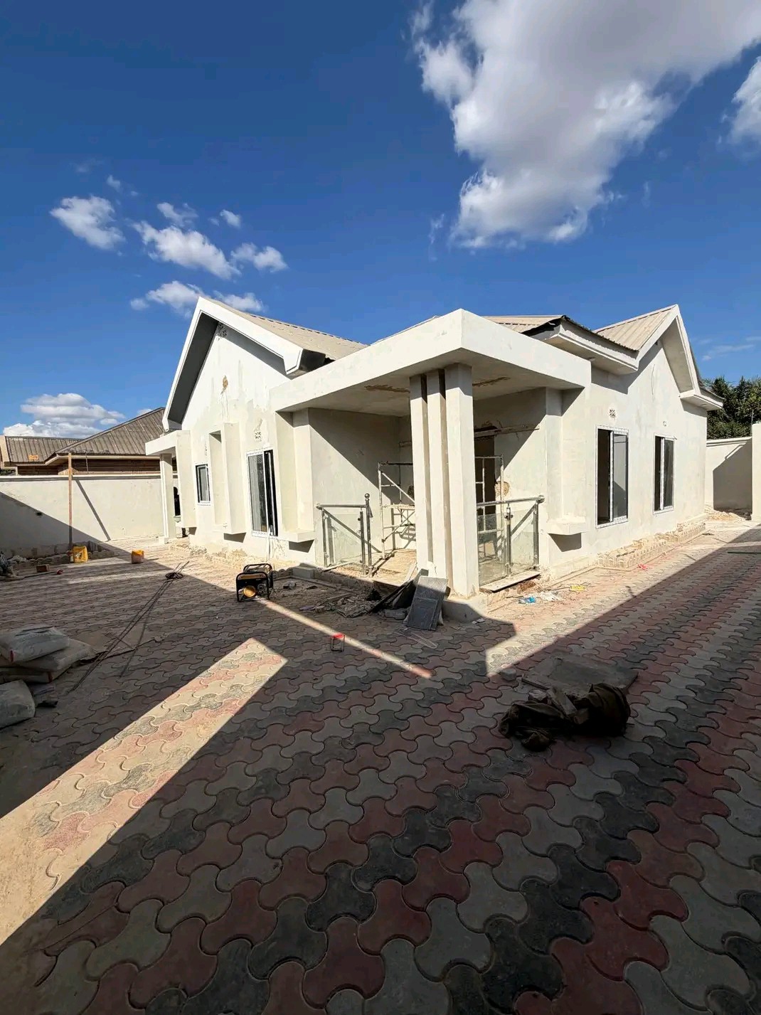MAISON NEUVE À VENDRE VILLE DE LUBUMBASHI