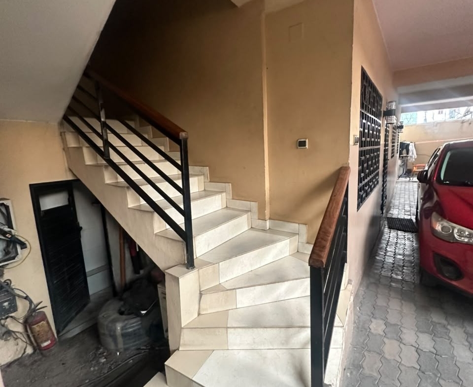vente d’un immeuble de R+3 dans la commune de lingwala reference academi de beaux art
