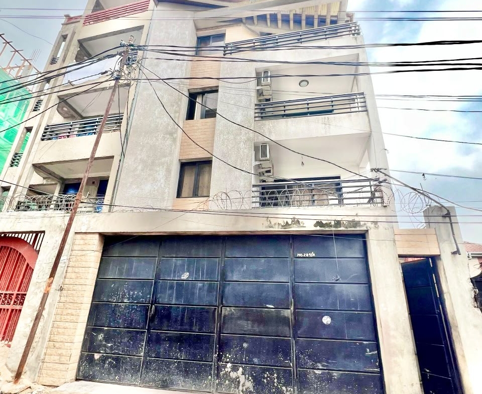 vente d’un immeuble de R+3 dans la commune de lingwala reference academi de beaux art