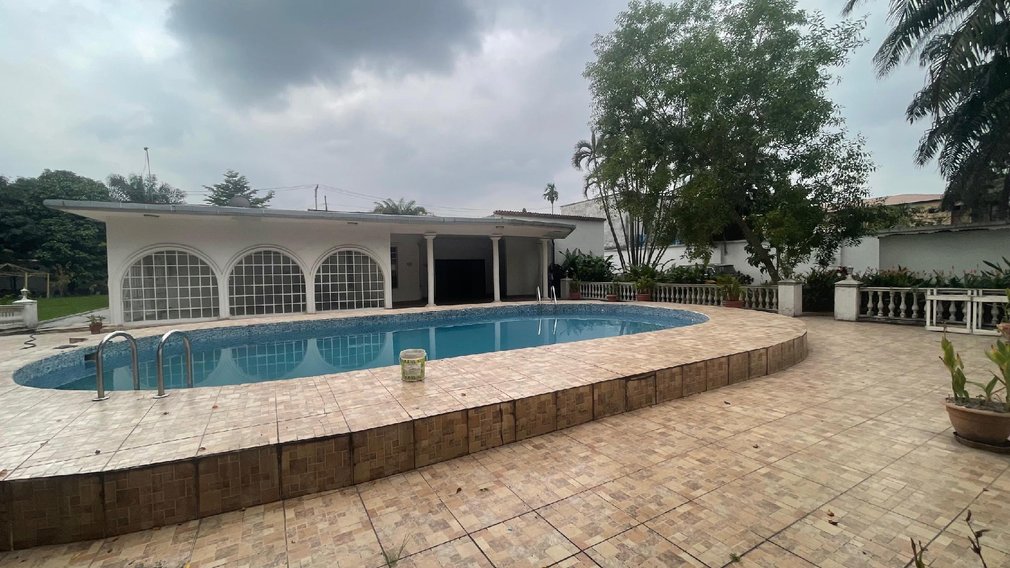 scaled_325126 Villa à Louer – Gombe, Kinshasa