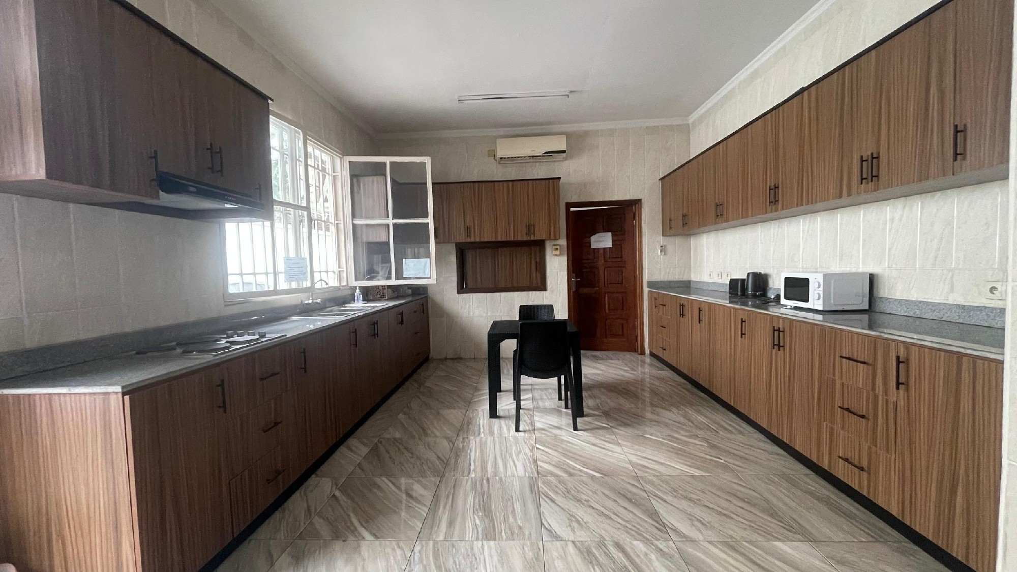 scaled_325135 Villa à Louer – Gombe, Kinshasa