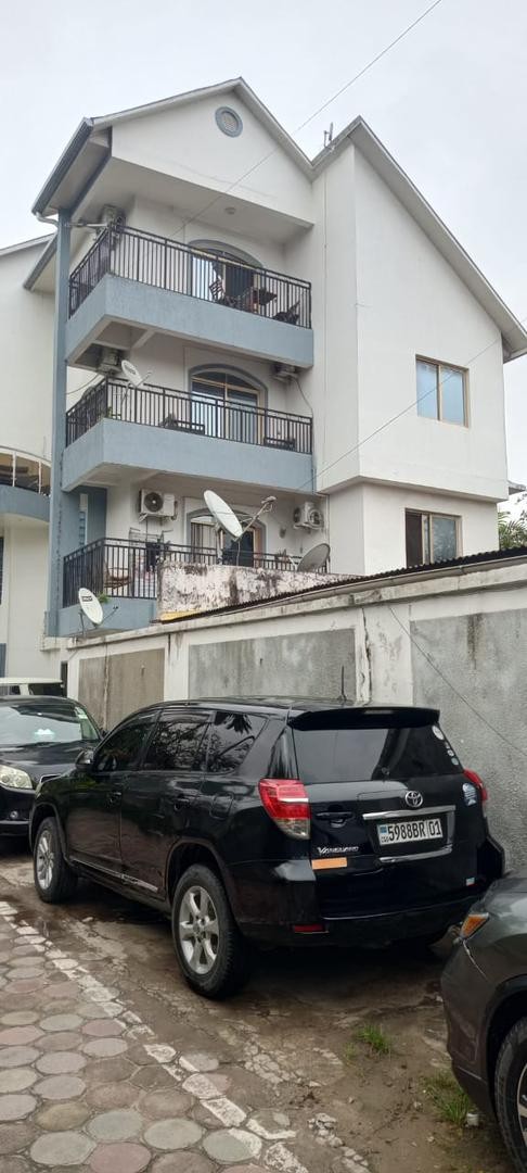 scaled_391441 Immeuble à Vendre – Gombe, Kinshasa