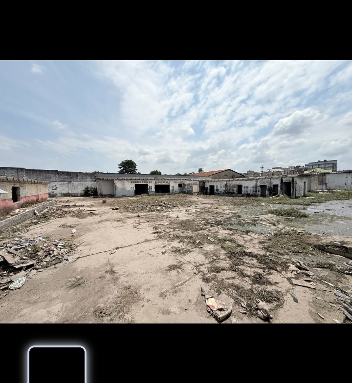 Parcelle-Terrain à Vendre – Gombe, Kinshasa