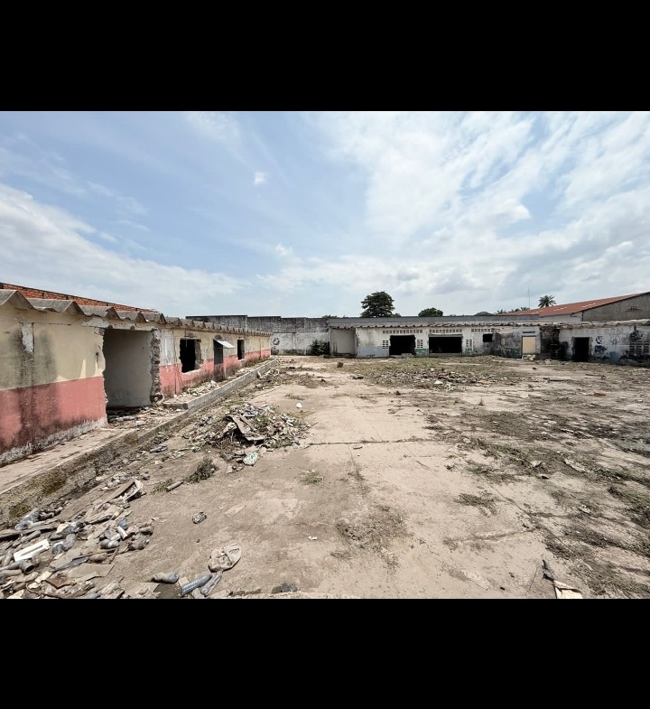Parcelle-Terrain à Vendre – Gombe, Kinshasa