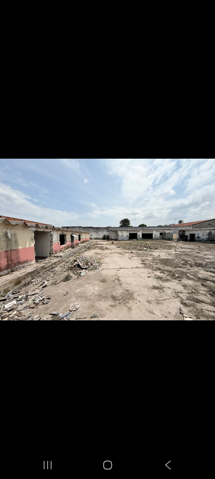 scaled_395846 Parcelle-Terrain à Vendre – Gombe, Kinshasa