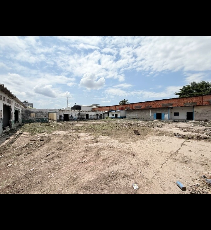 Parcelle-Terrain à Vendre – Gombe, Kinshasa