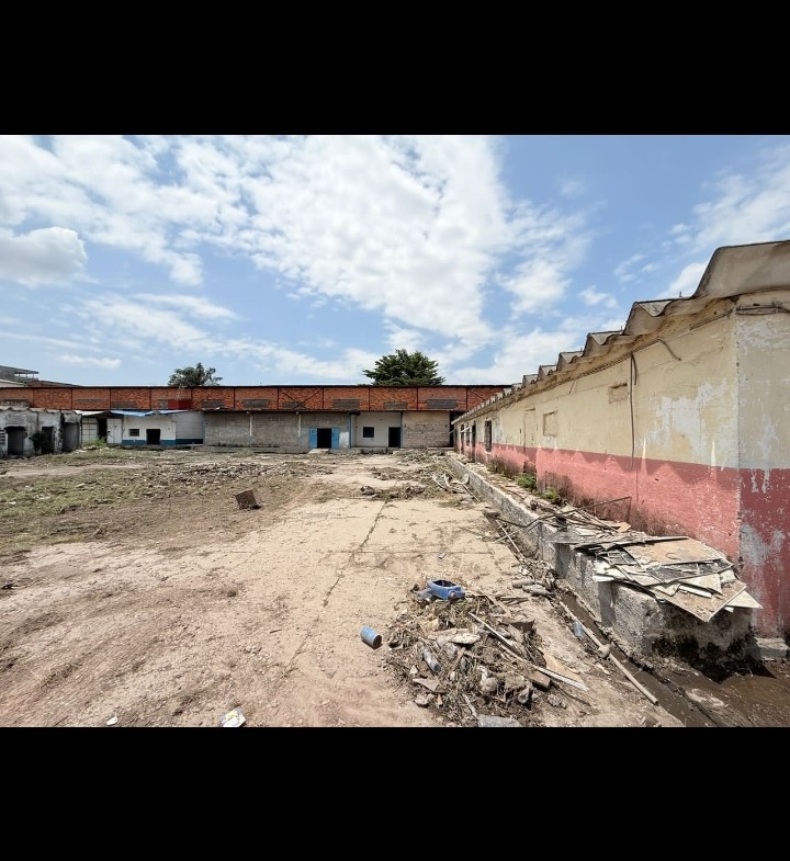 Parcelle-Terrain à Vendre – Gombe, Kinshasa