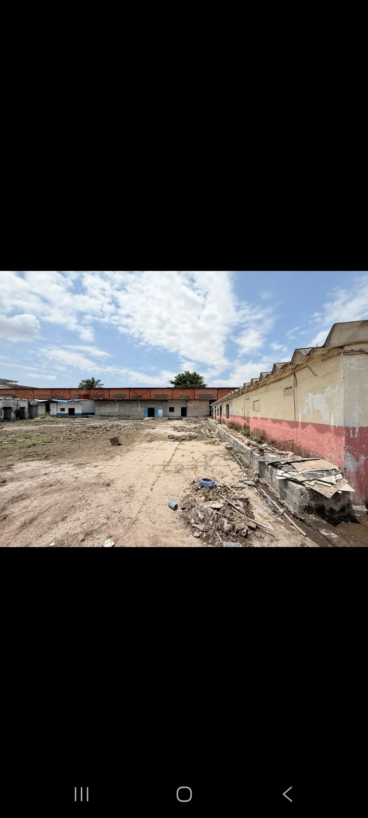 scaled_395853 Parcelle-Terrain à Vendre – Gombe, Kinshasa