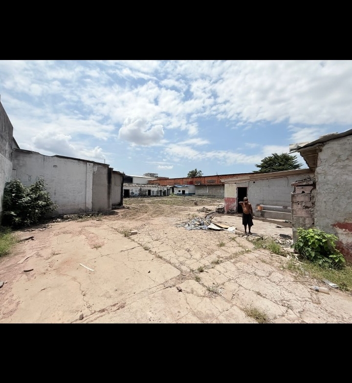 Parcelle-Terrain à Vendre – Gombe, Kinshasa