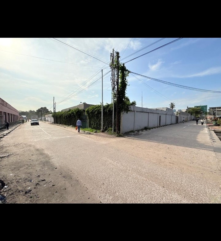 Parcelle-Terrain à Vendre – Gombe, Kinshasa