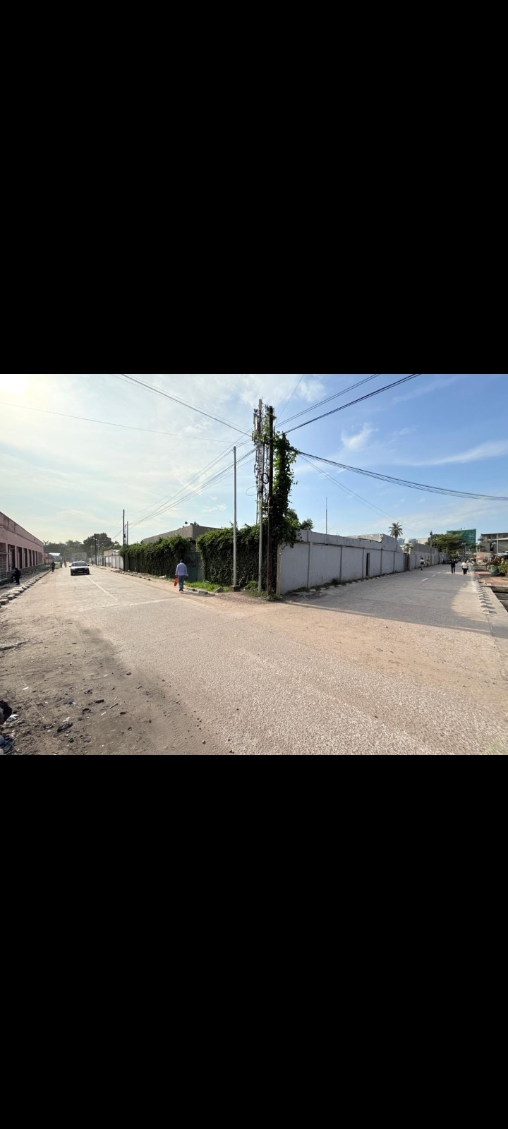 scaled_459734 Parcelle-Terrain à Vendre – Gombe, Kinshasa