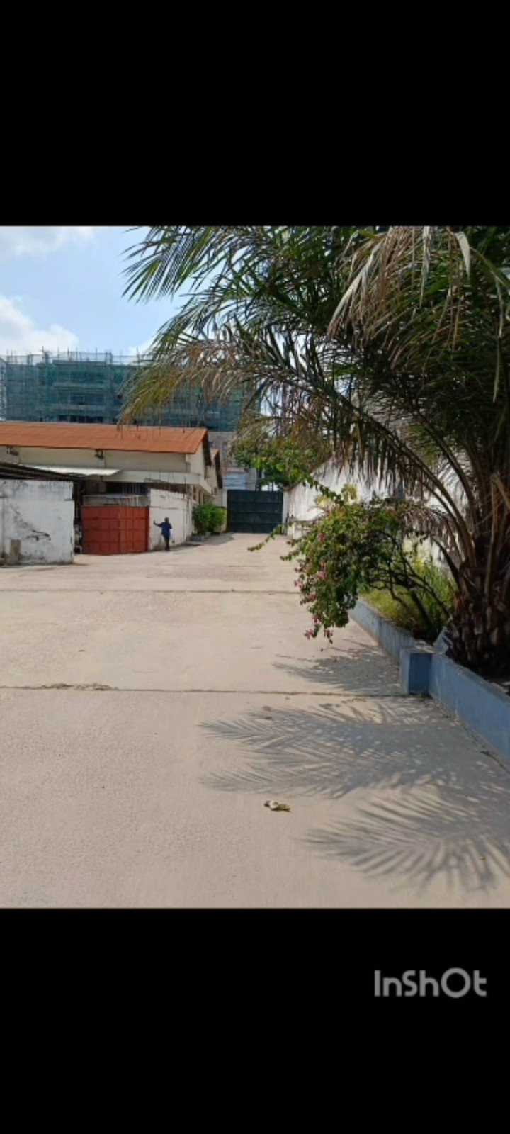 scaled_460340 Ferme-Concession à Vendre – Gombe, Kinshasa