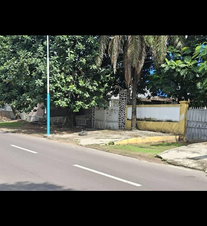 Villa à Vendre – Gombe, Kinshasa