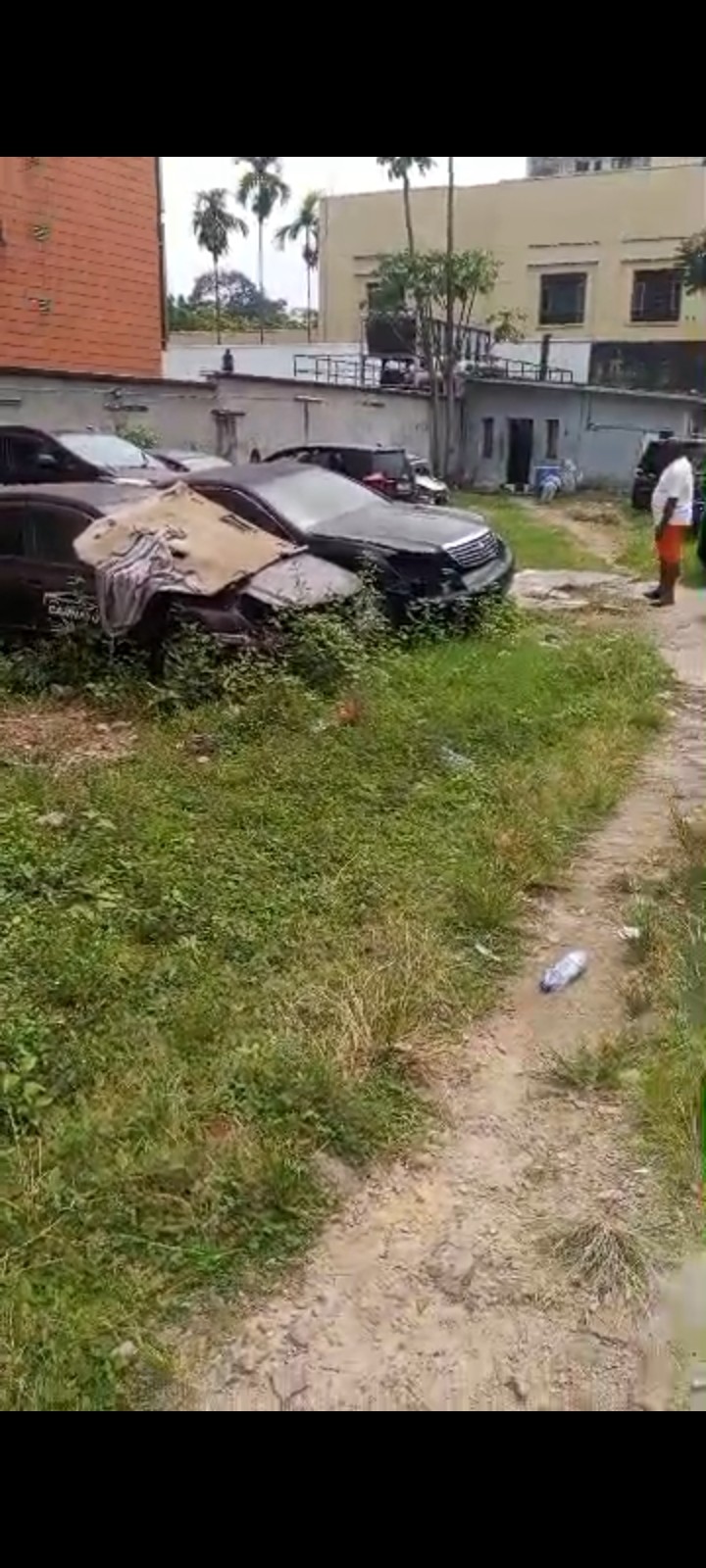 scaled_504931 Parcelle-Terrain à Vendre – Gombe, Kinshasa