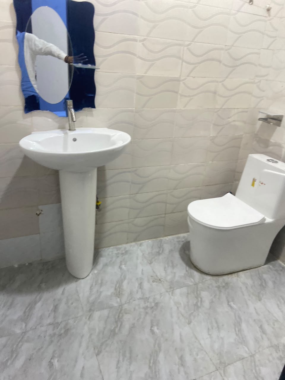 Appartement au rez-de-chaussée mis en location à Gombe
