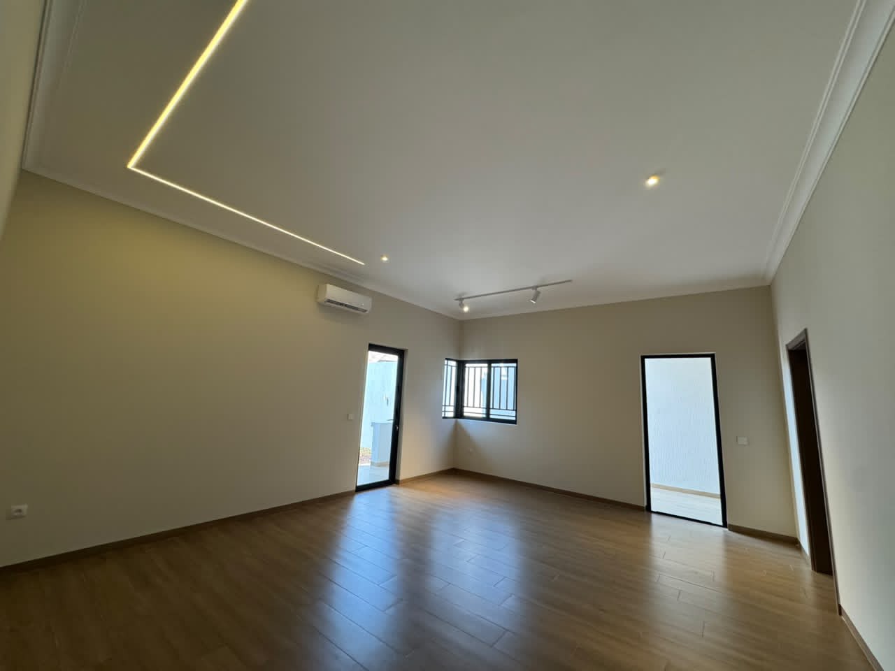 A LOUER 4 APPARTEMENT IDENTIQUE A LUBUMBASHI